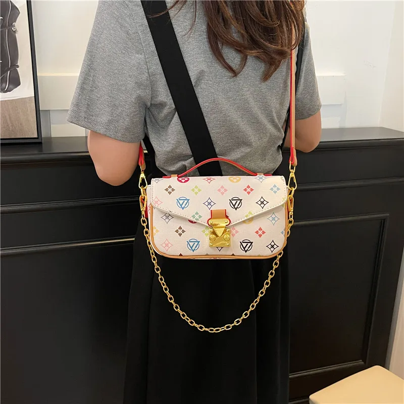 Luxury Lifestyle Handbags - حقيبة كتف نسائية فاخرة وأنيقة من