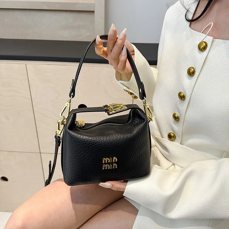 Luxury Lifestyle Handbags - حقيبة كتف نسائية فاخرة من الجلد