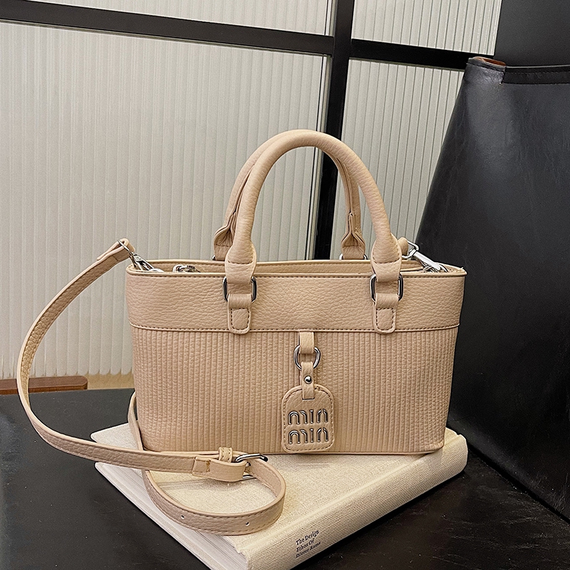 Luxury Lifestyle Handbags - حقيبة يد نسائية فاخرة من الجلد