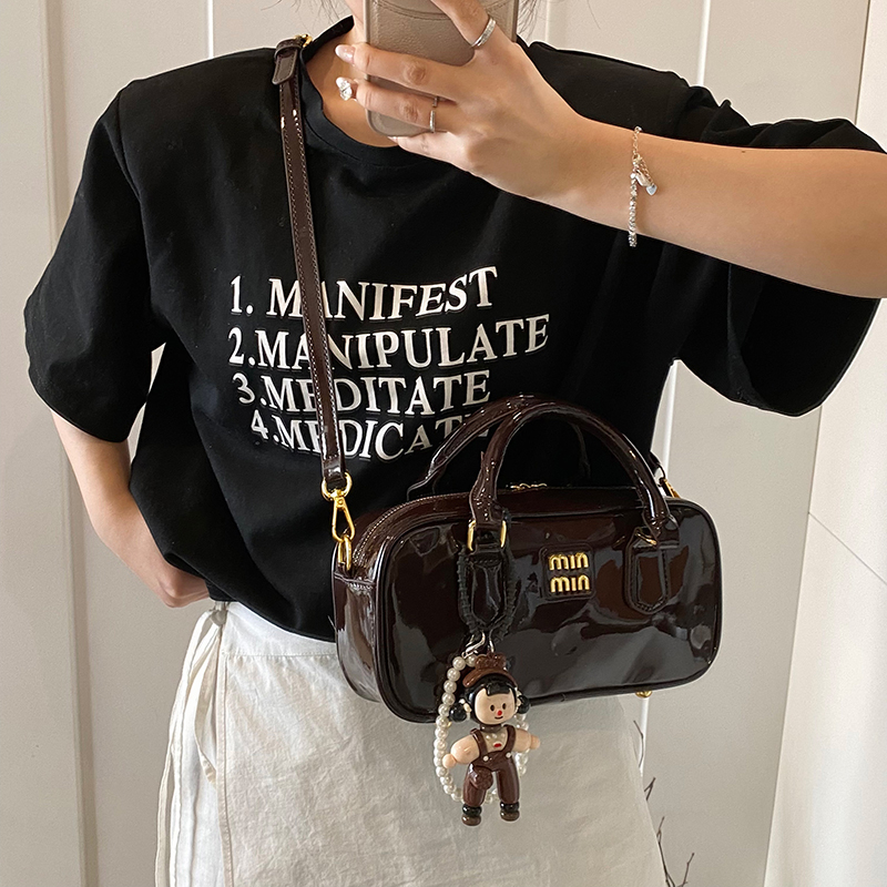 حقيبة يد نسائية فاخرة من الجلد - مراجعة Luxury Lifestyle Handbags وسعره
