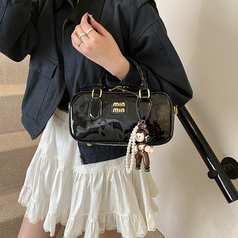 حقيبة يد نسائية فاخرة من الجلد - مراجعة Luxury Lifestyle Handbags وسعره